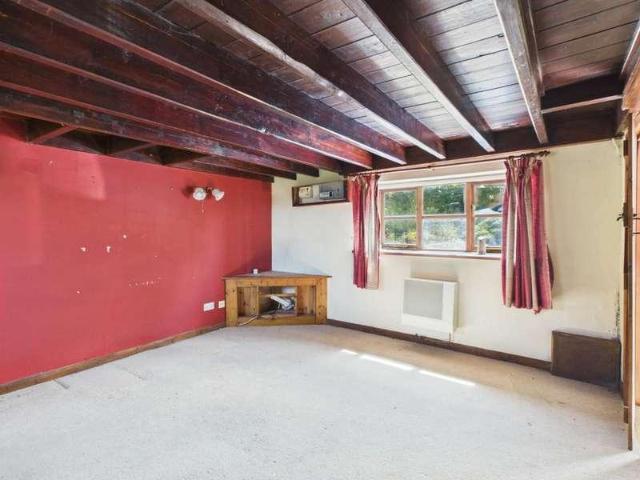 2 bed house for sale