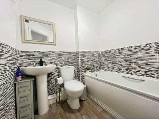 2 bed house for sale