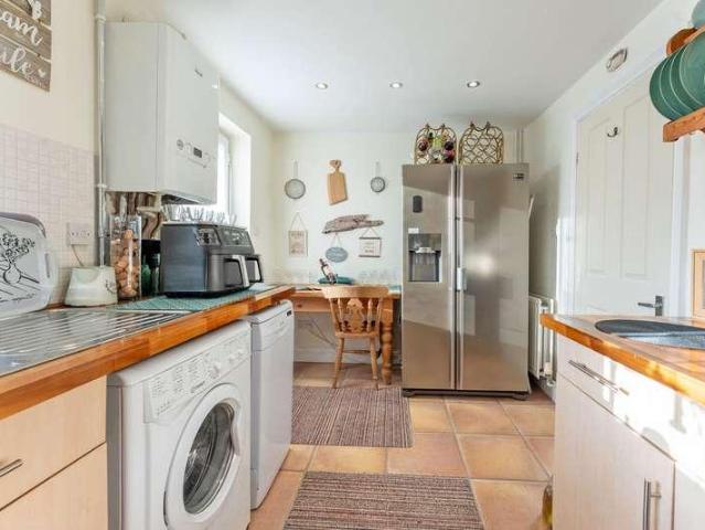 2 bed house for sale