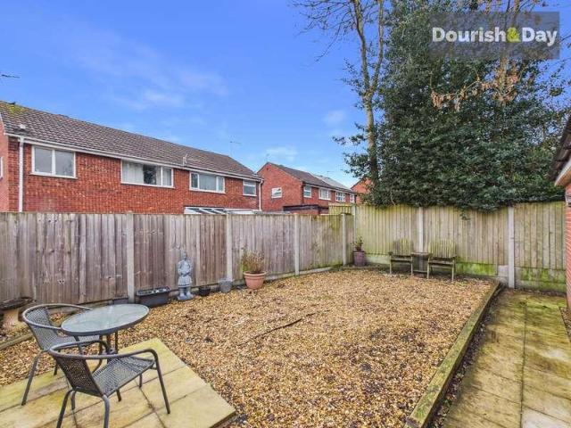 2 bed house for sale
