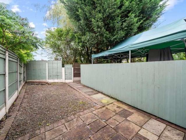 2 bed house for sale