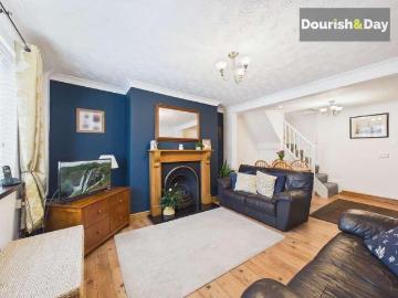 2 bed house for sale