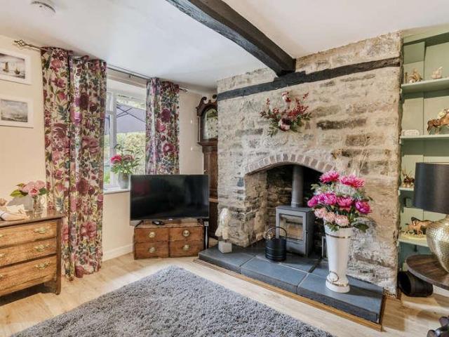 2 bed house for sale