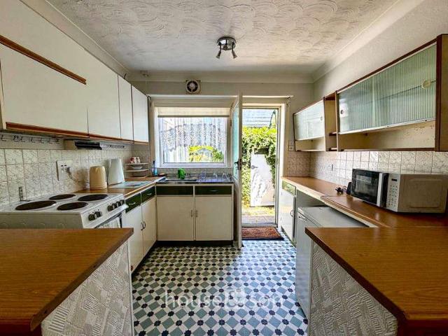 2 bed house for sale