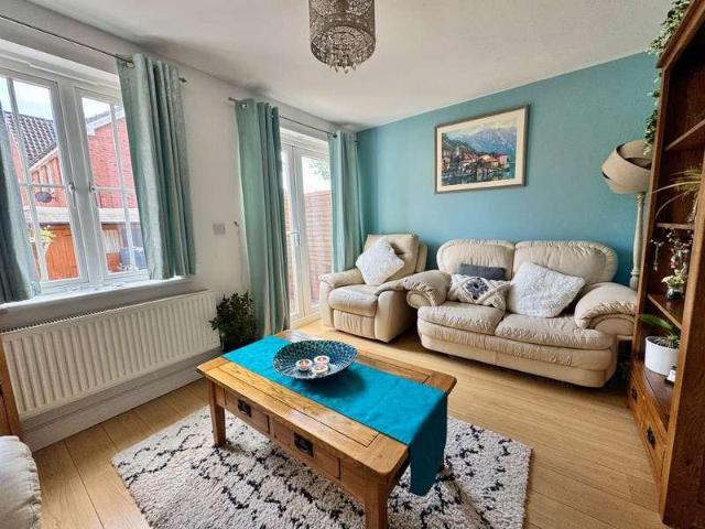 2 bed house for sale