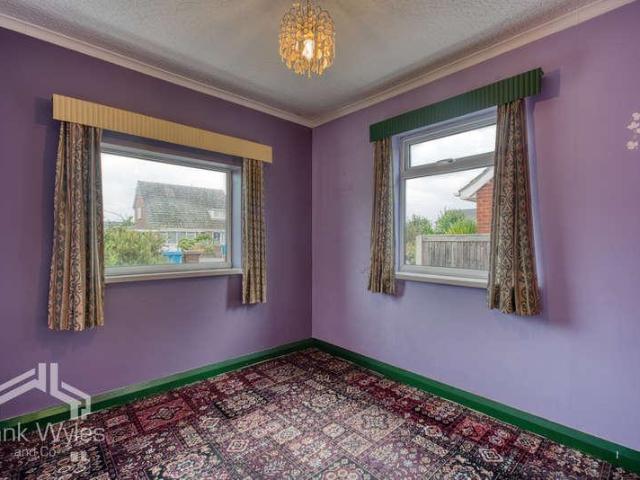 2 bed house for sale