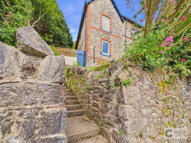 2 bed house for sale