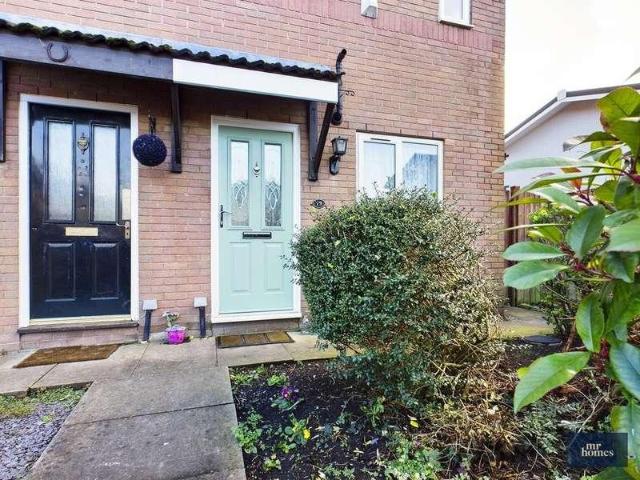 2 bed house for sale
