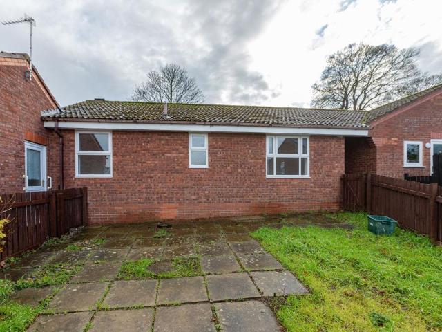 2 bed house for sale