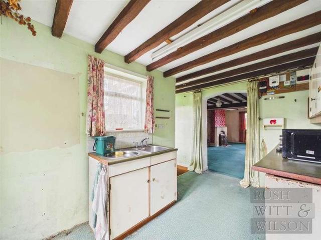2 bed house for sale