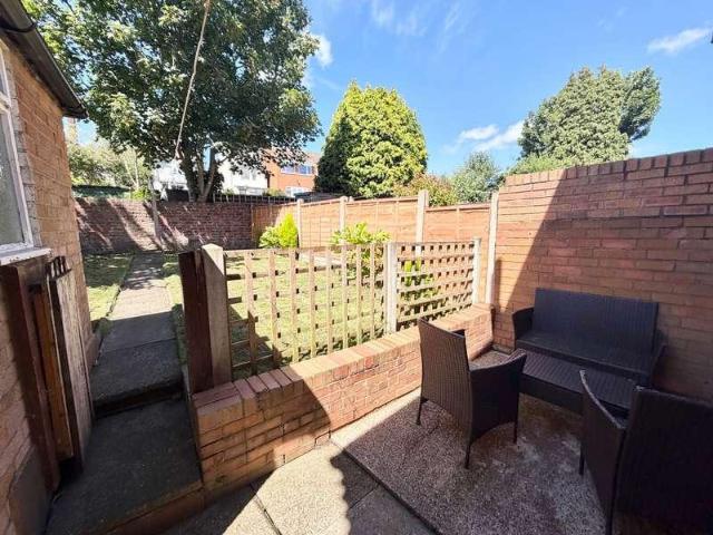 2 bed house for sale