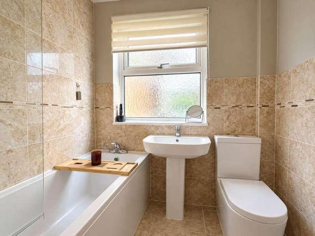 2 bed house for sale
