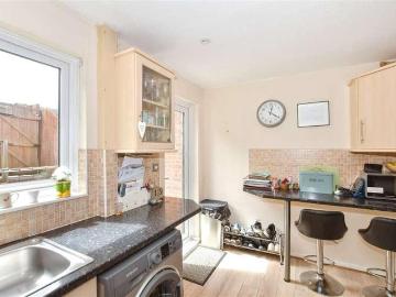 2 bed house for sale