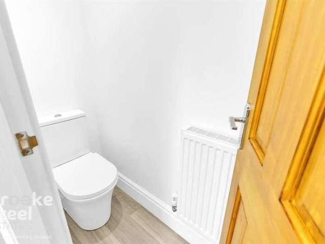 2 bed house for sale