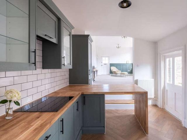 2 bed house for sale