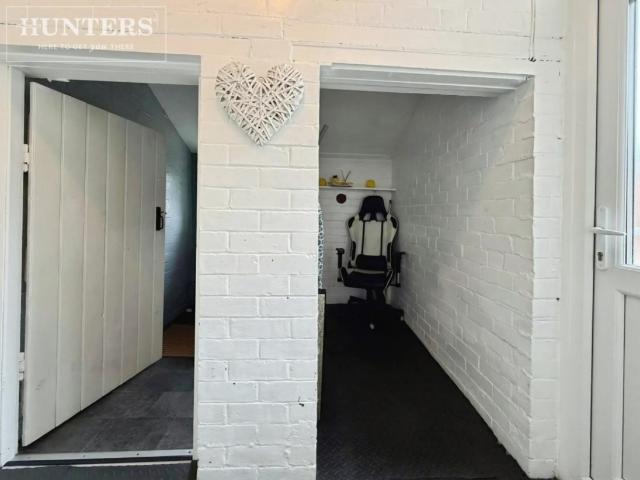 2 bed house for sale
