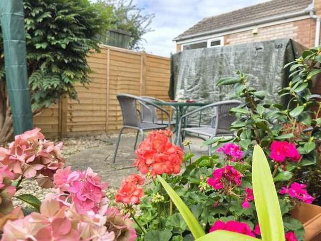 2 bed house for sale