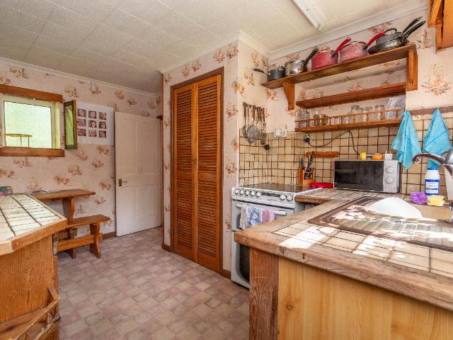 2 bed house for sale