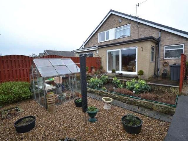 2 bed house for sale