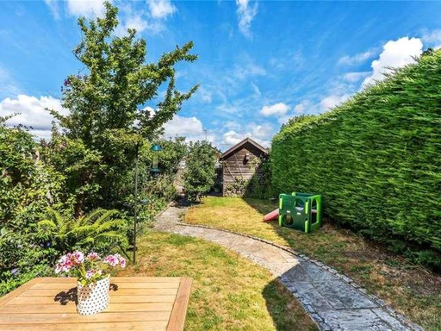 2 bed house for sale