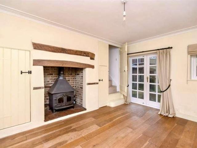 2 bed house for sale