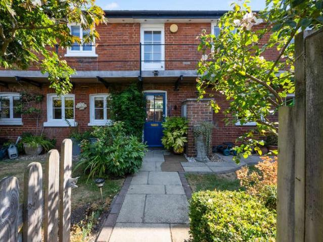 2 bed house for sale