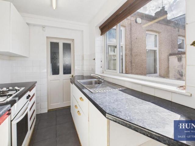 2 bed house for sale