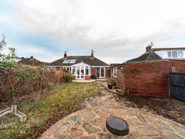 2 bed house for sale