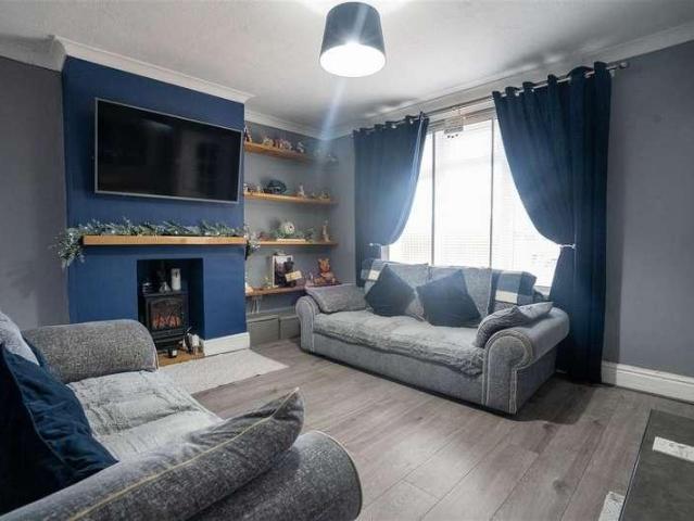 2 bed house for sale