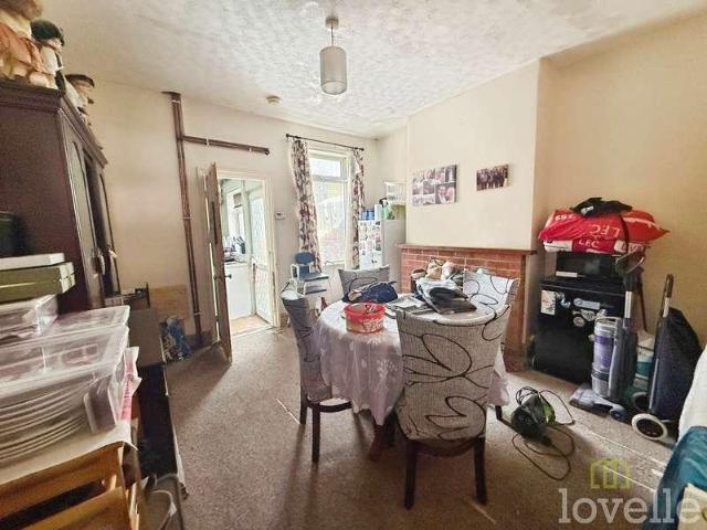 2 bed house for sale