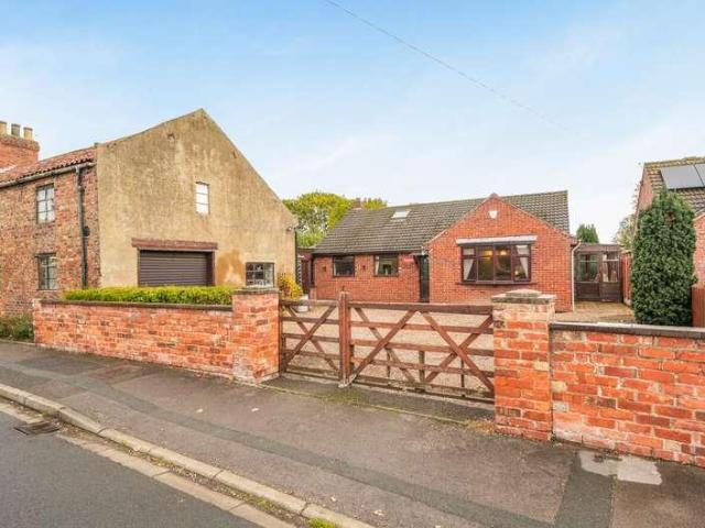 2 bed house for sale
