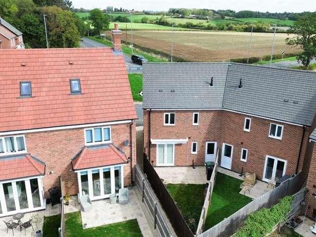 2 bed house for sale