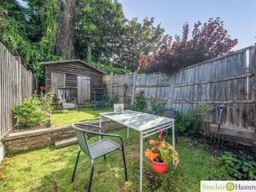 2 bed house for sale