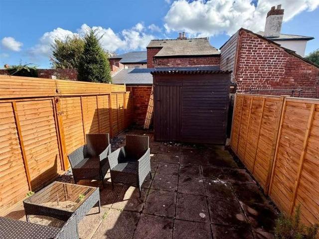 2 bed house for sale