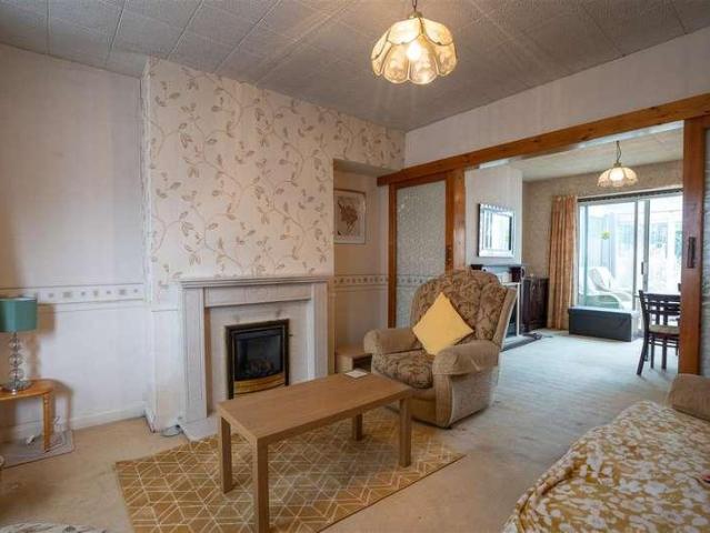 2 bed house for sale
