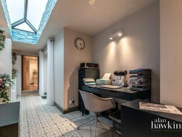 2 bed house for sale