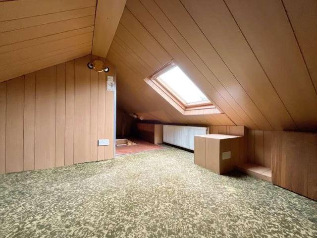 2 bed house for sale