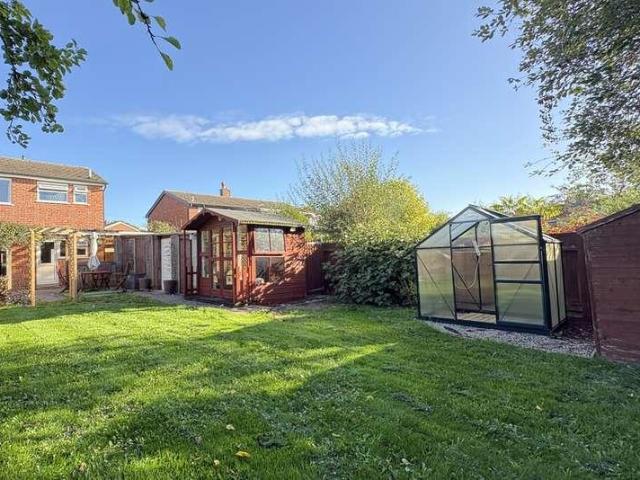2 bed house for sale