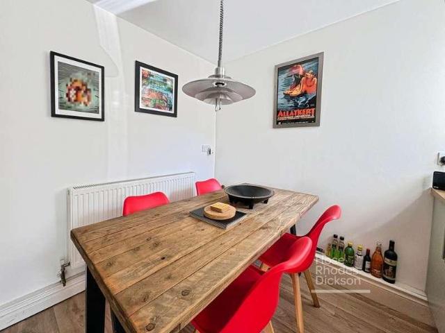 2 bed house for sale