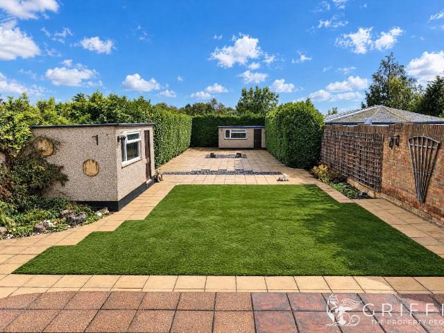2 bed house for sale