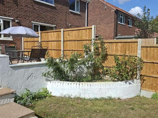 2 bed house for sale