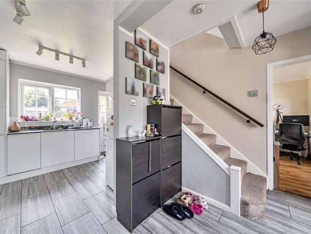 2 bed house for sale