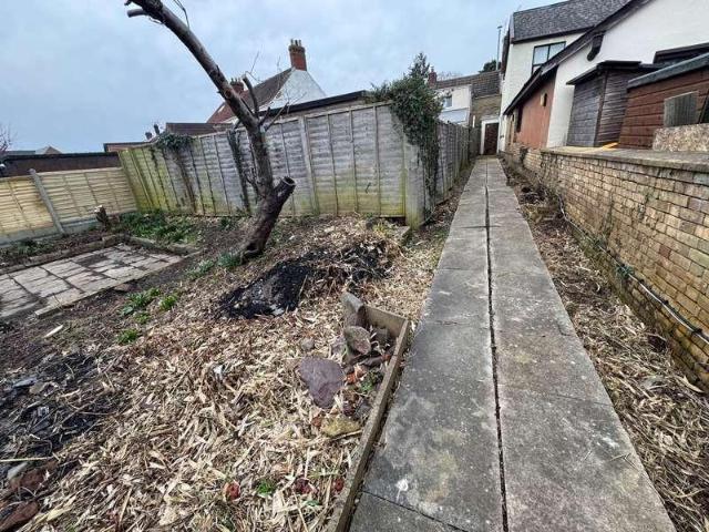 2 bed house for sale