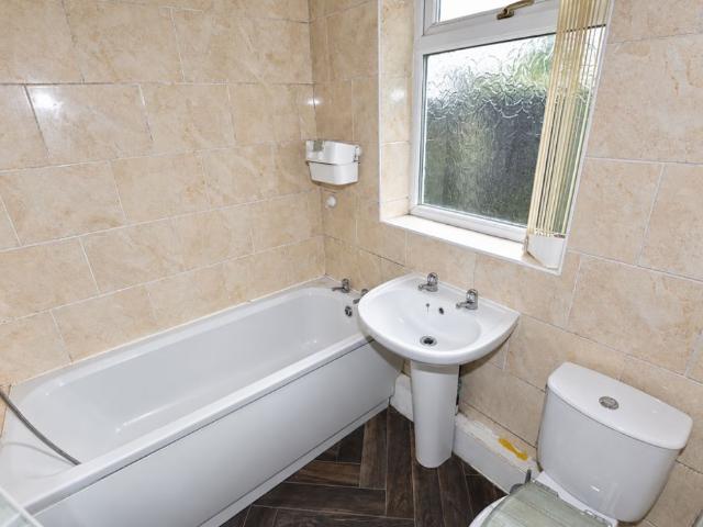 2 bed house for sale