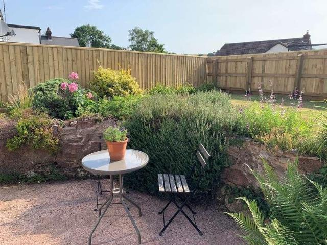 2 bed house for sale
