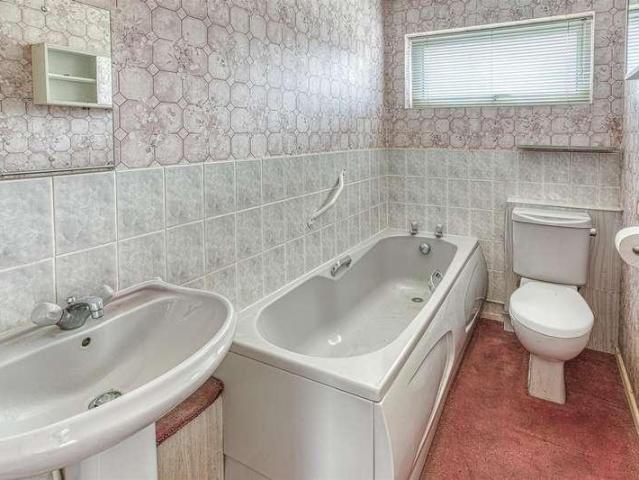 2 bed house for sale