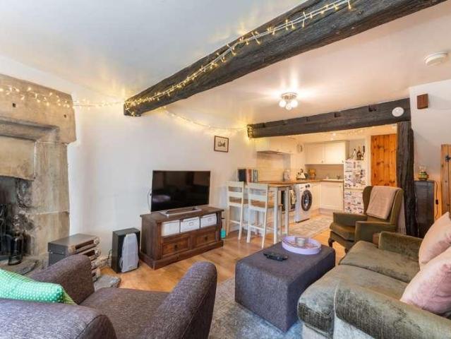 2 bed house for sale