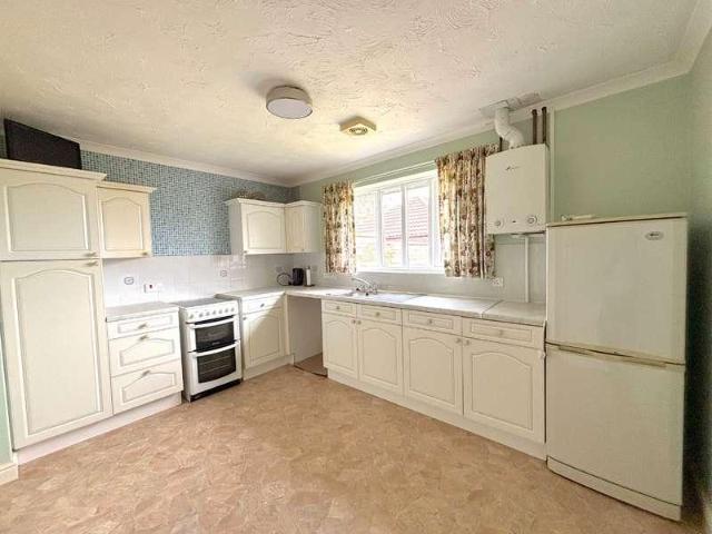 2 bed house for sale