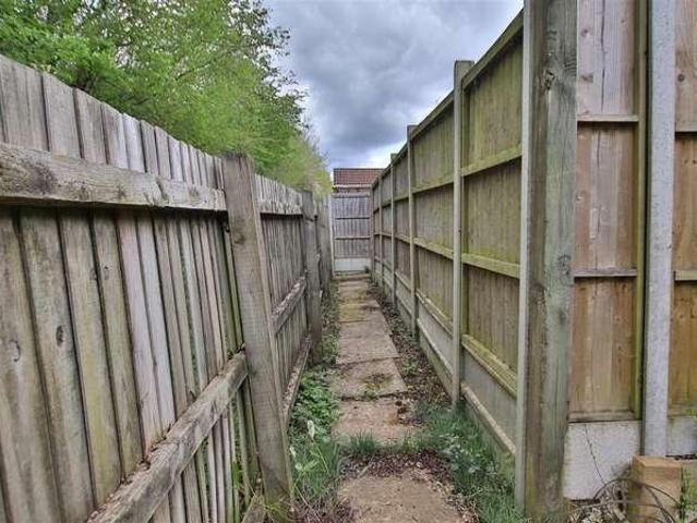 2 bed house for sale