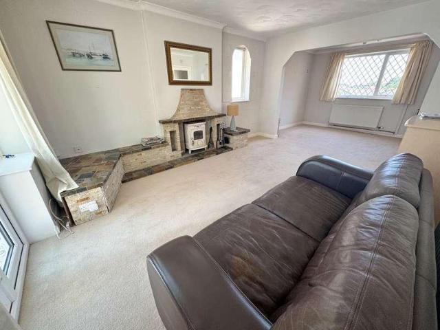 2 bed house for sale